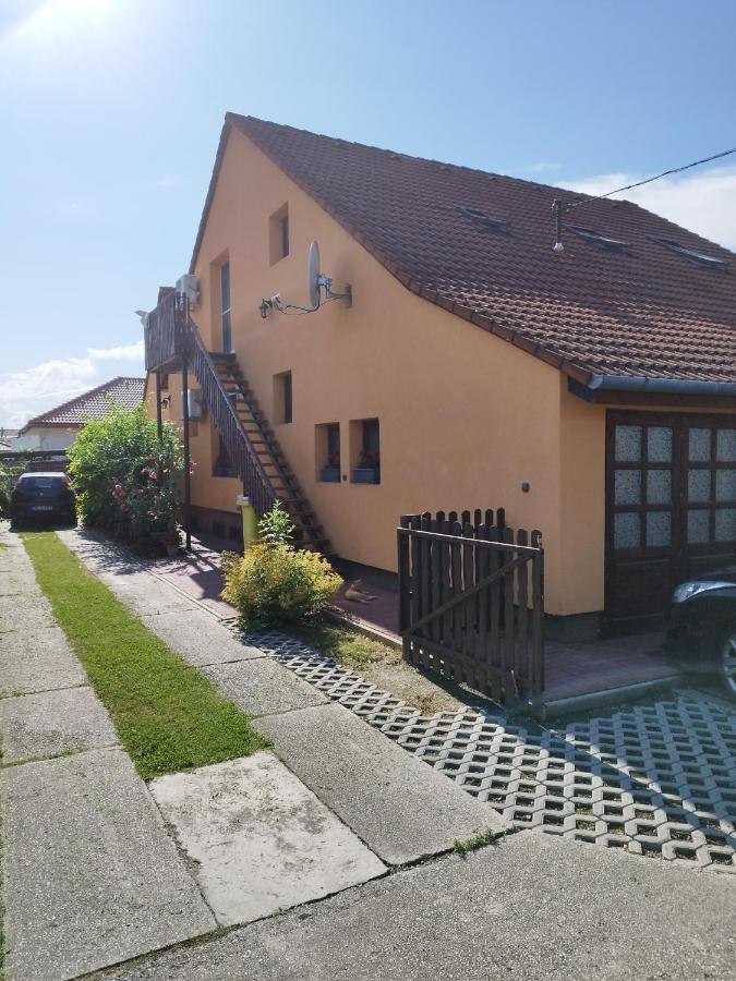 Gabi Vendeghaz Villa Balatonkeresztur Exterior photo
